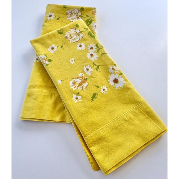 Vintage 60s floral pillowcases, golden yellow, roses & daisy flowers, Pepperell - Picture 9 of 9